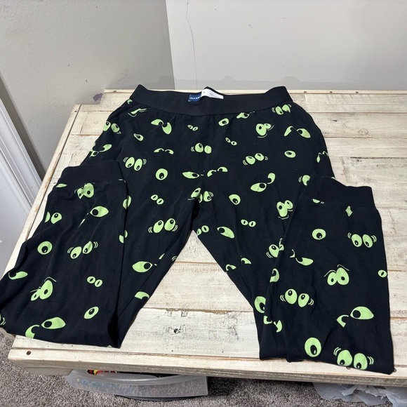 ❤️Old Navy Glow In The Dark Boo Crew Pajama Set-M - Picture 5 of 6
